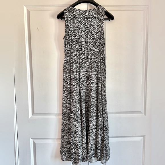 Max Studio Black and White Sleeveless V-Neck Maxi Sundress SZ.M - Picture 2 of 8